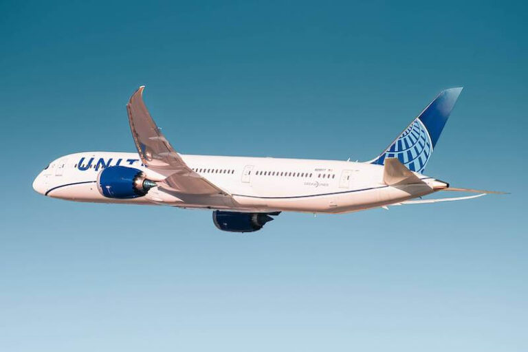 Mesa Airlines Pilot Salary How To Get A Job As A Mesa Pilot Thrust Flight
