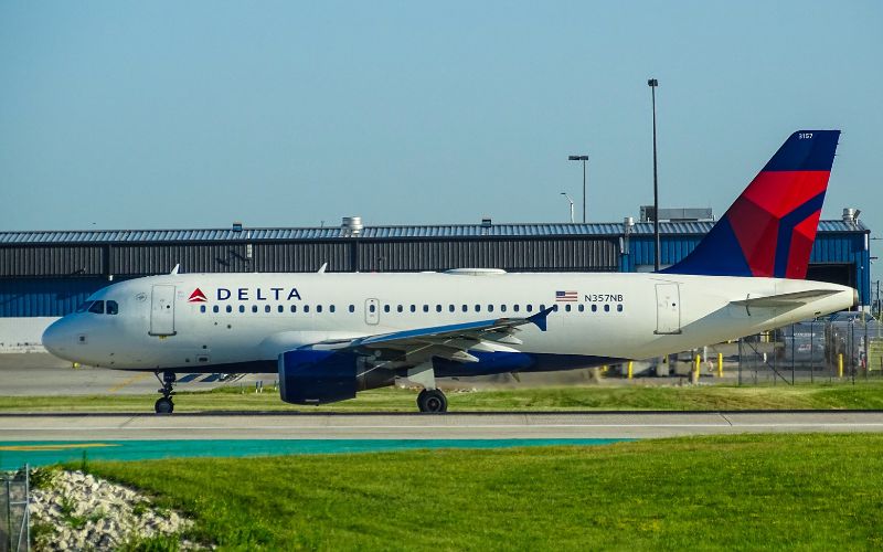 Delta Jet on the ground